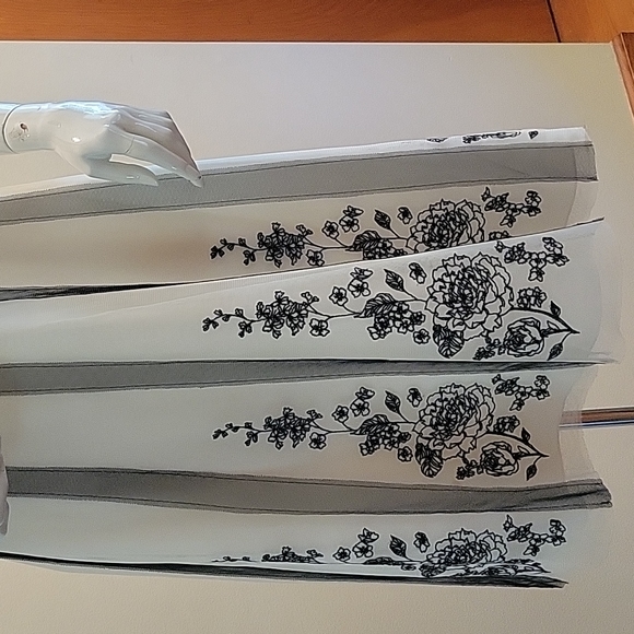 Ann Taylor Loft embroidered Cocktail Dress size 6 Ivory and Black - Picture 4 of 11